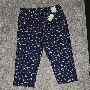 NWT St. John's Bay Secretly Slender Capris - Size 16 Tall